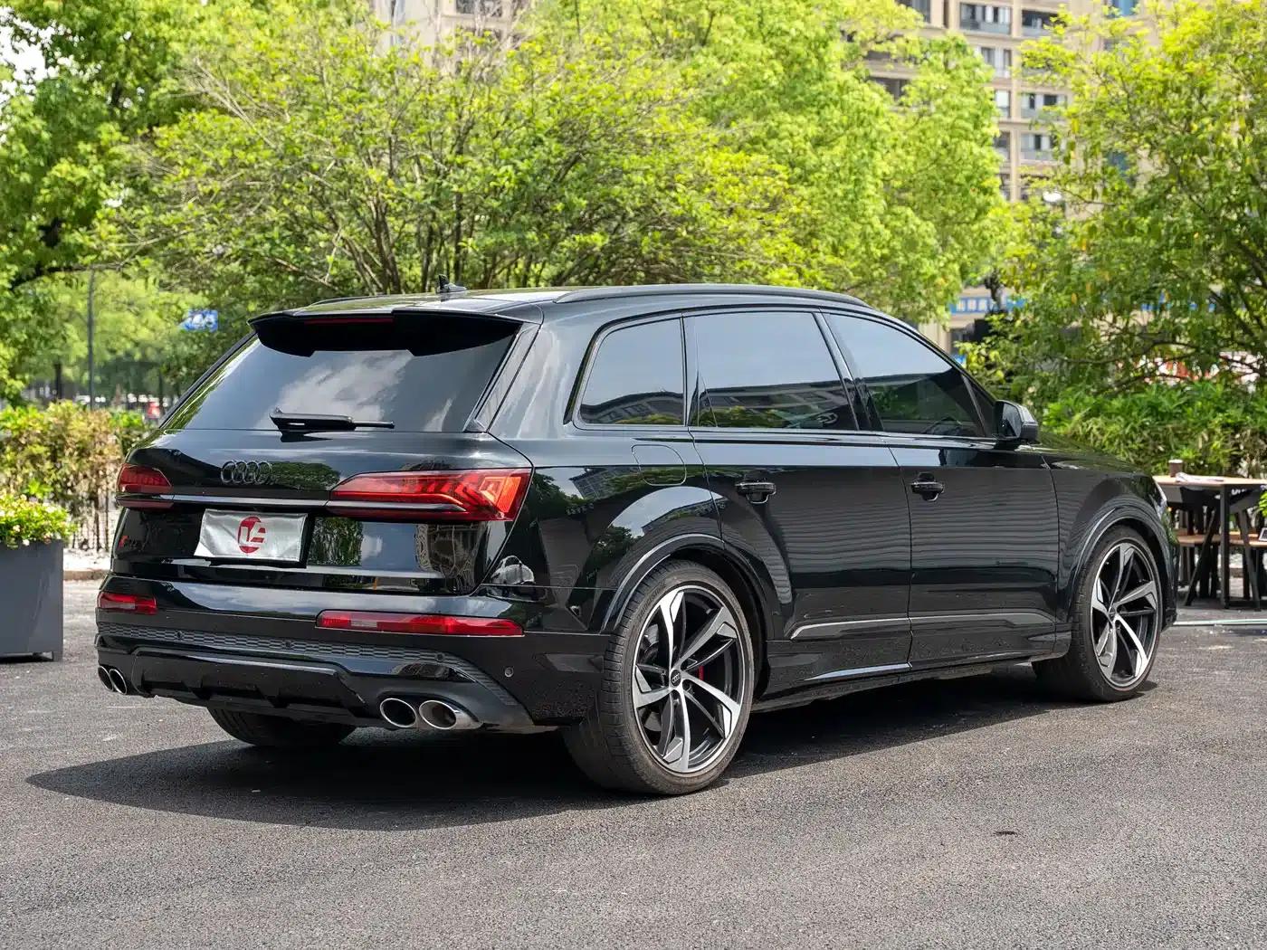 Audi SQ7 2024 4.0 TFSI Dark Knight Edition — миниатюра 4