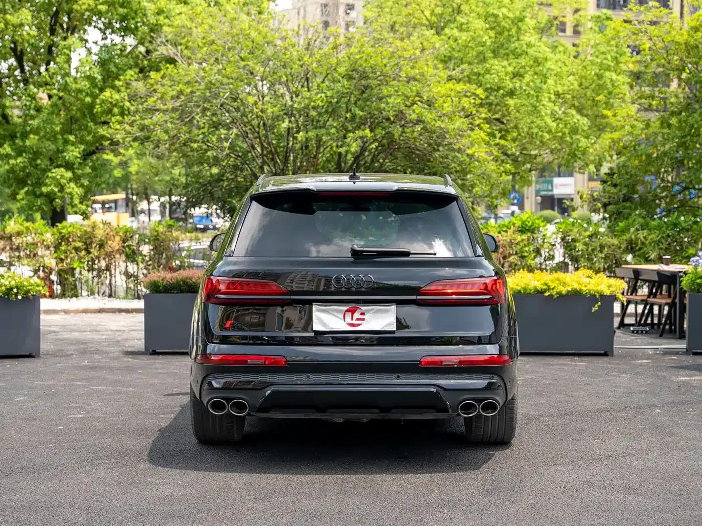 Audi SQ7 2024 4.0 TFSI Dark Knight Edition — миниатюра 5