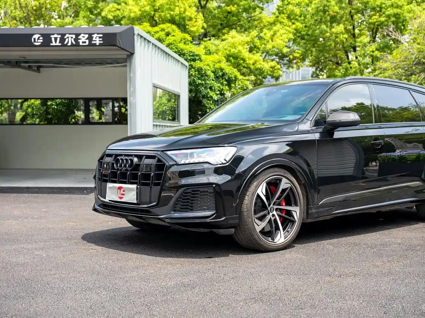 Audi SQ7 2024 4.0 TFSI Dark Knight Edition — миниатюра 10