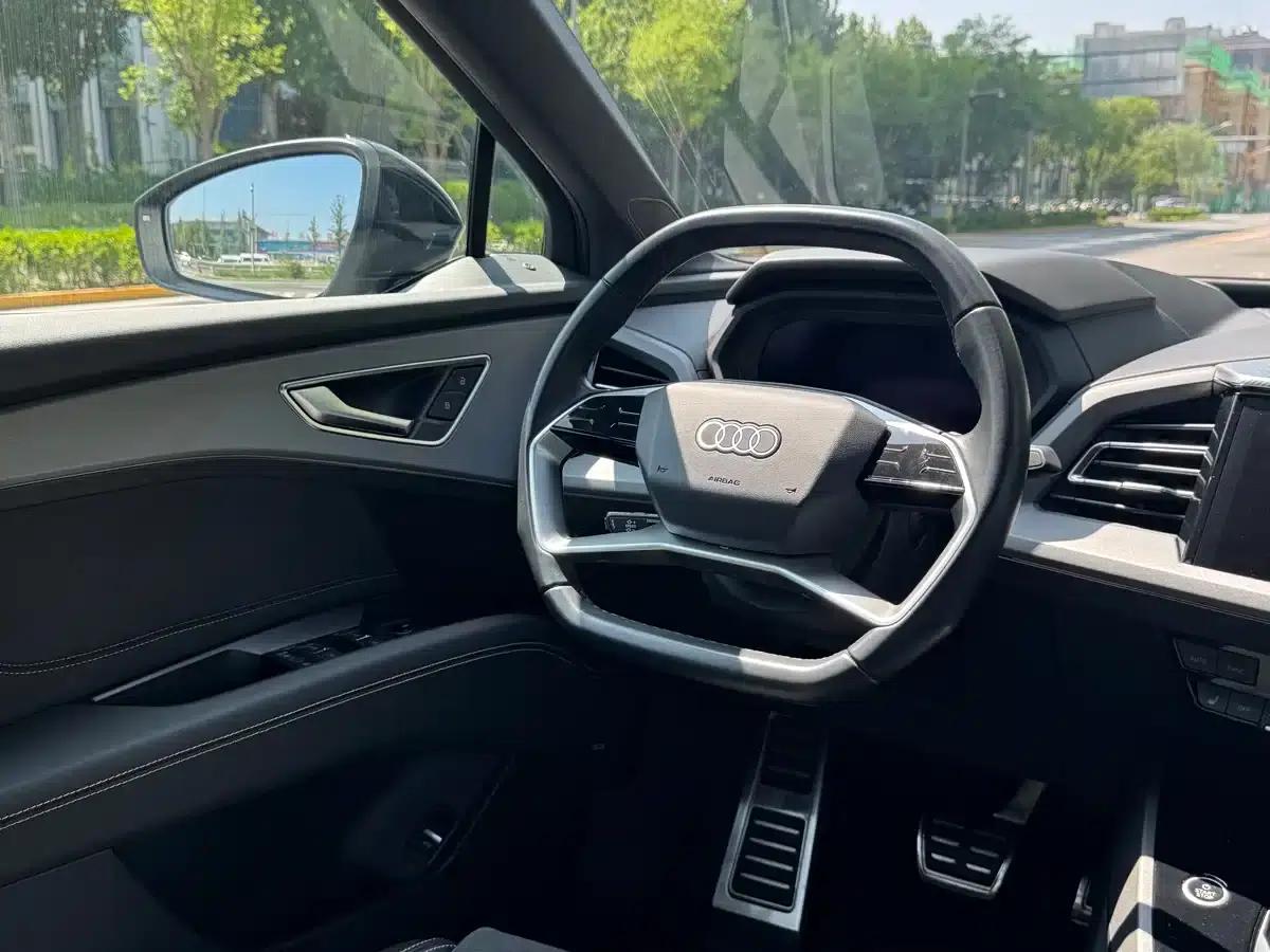 Audi Q5 e-tron 2022 Model 40 e-tron Star Edition Mech Suit — миниатюра 15