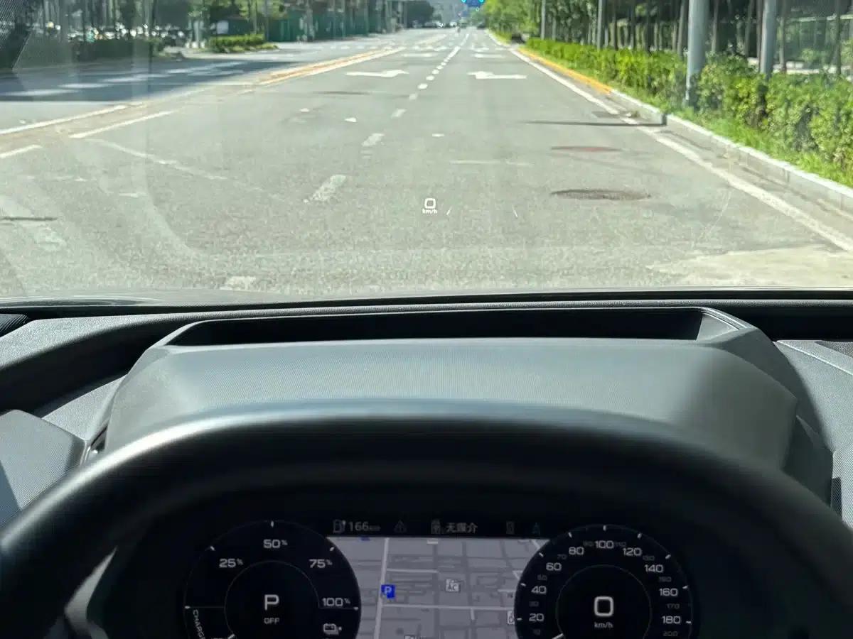 Audi Q5 e-tron 2022 Model 40 e-tron Star Edition Mech Suit — миниатюра 21