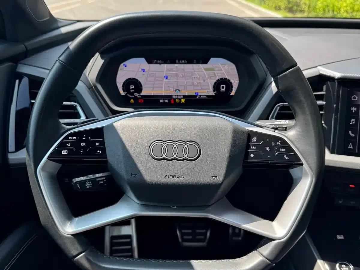 Audi Q5 e-tron 2022 Model 40 e-tron Star Edition Mech Suit — миниатюра 26