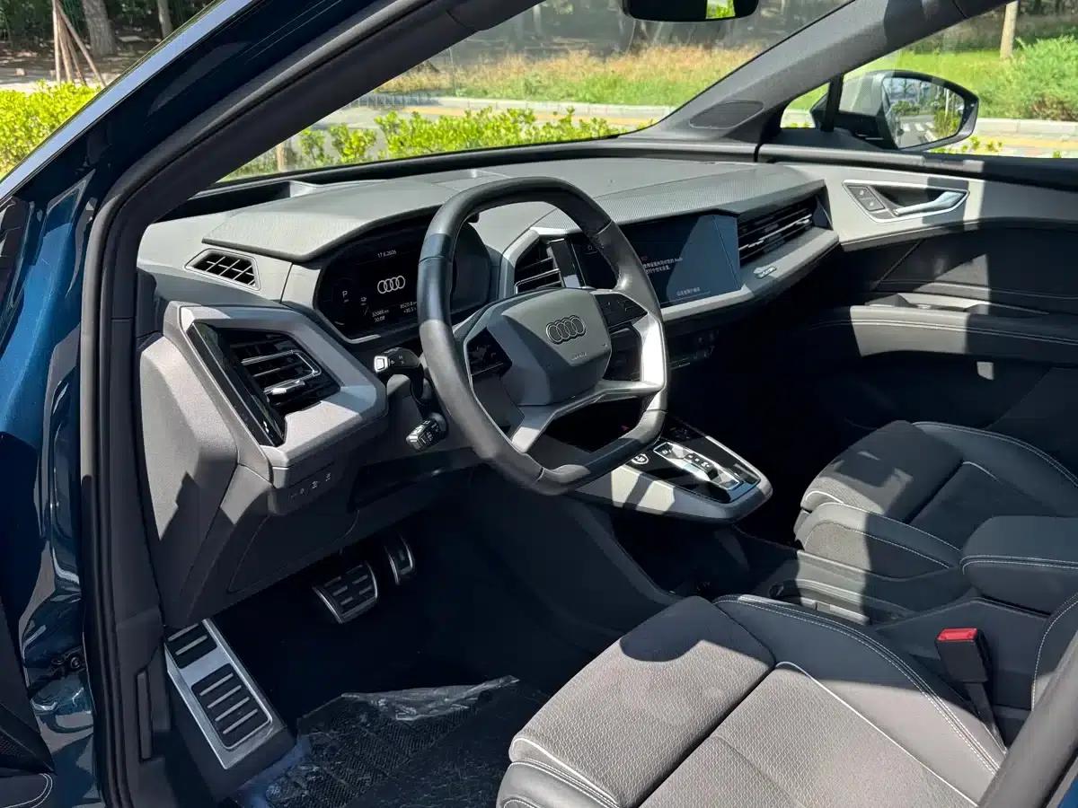 Audi Q5 e-tron 2022 Model 40 e-tron Star Edition Mech Suit — миниатюра 9