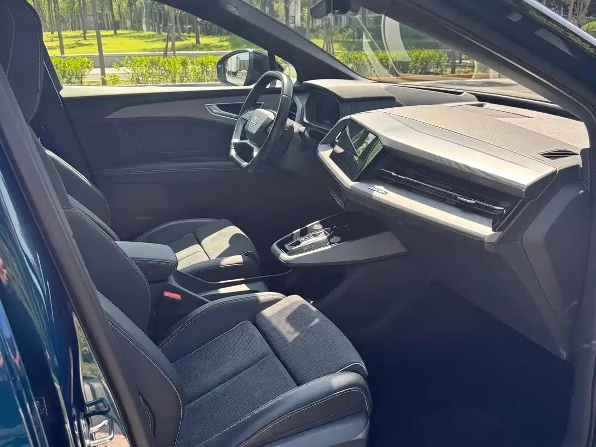 Audi Q5 e-tron 2022 Model 40 e-tron Star Edition Mech Suit — миниатюра 10