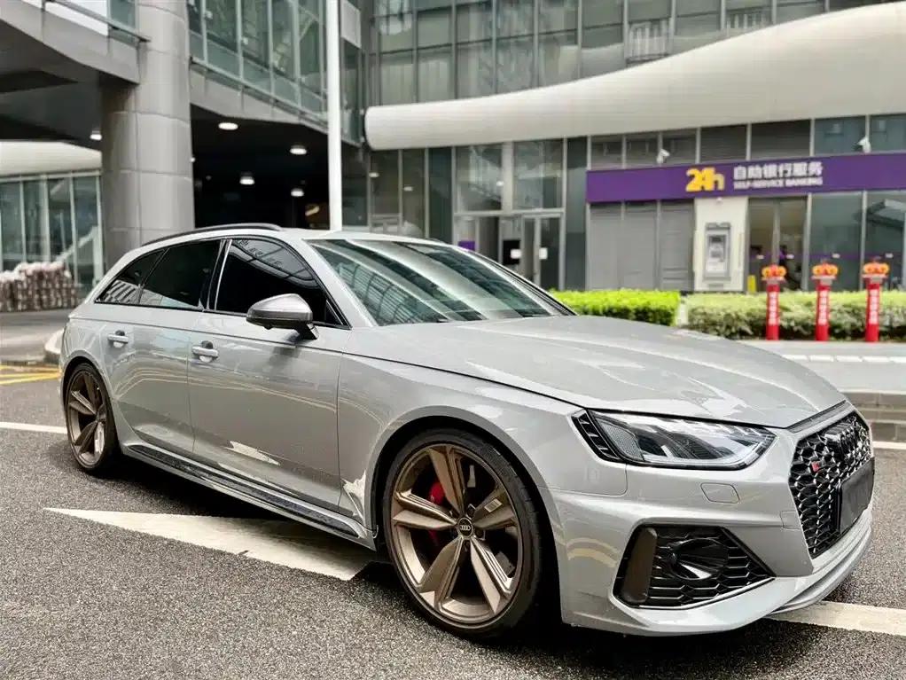 2022 Audi RS4 Avant Dark Gold Edition — миниатюра 3