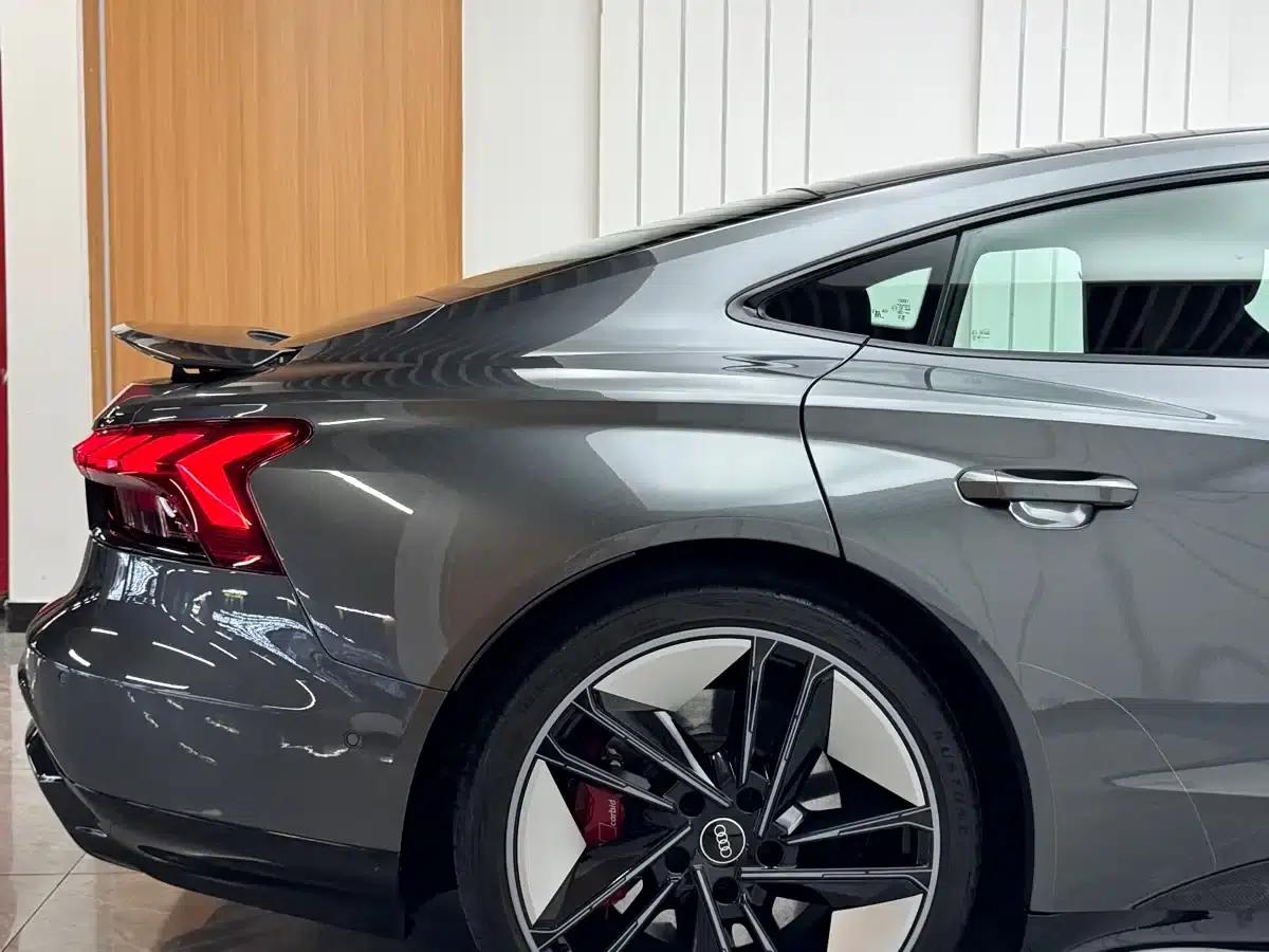 Audi RS e-tron GT 2023 Base Model — миниатюра 17