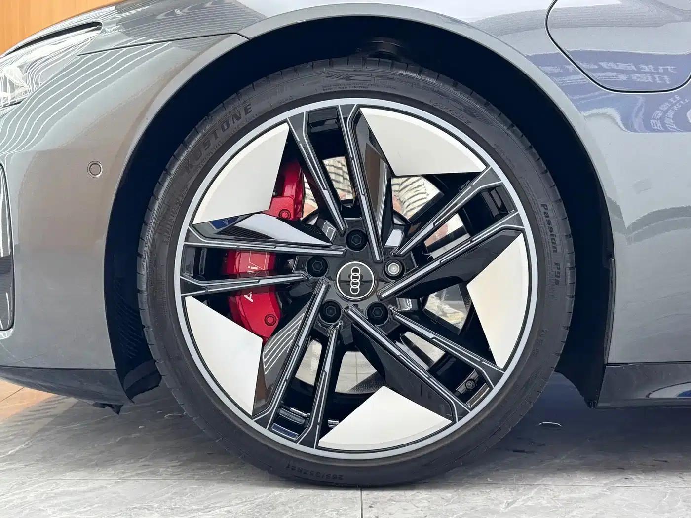 Audi RS e-tron GT 2023 Base Model — миниатюра 22