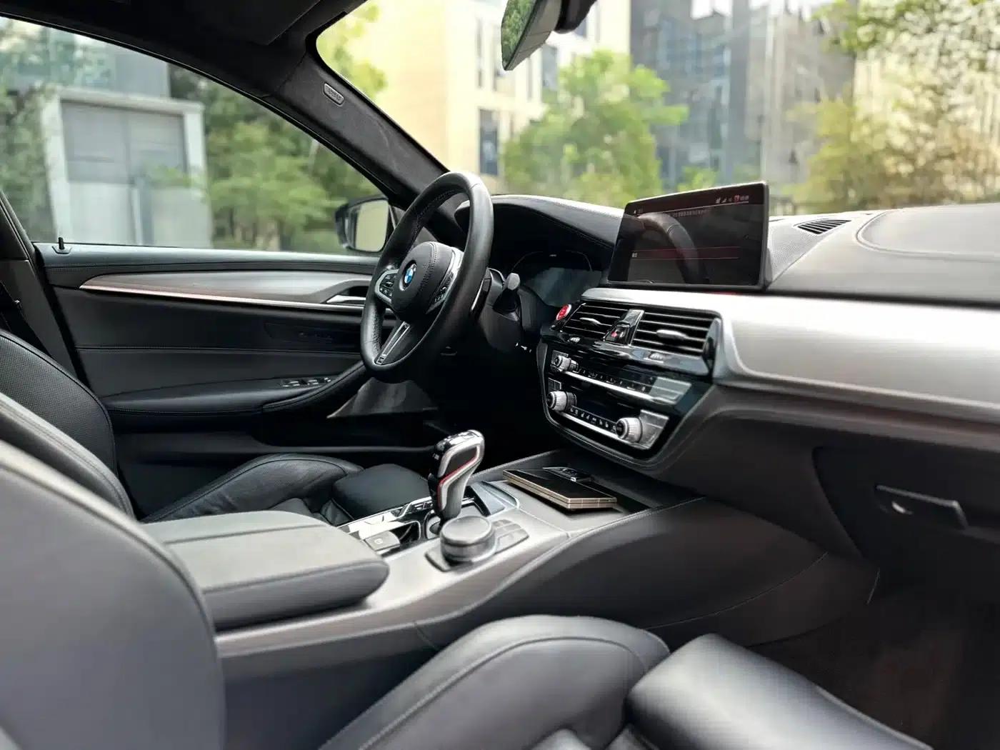 2021 BMW M5 — миниатюра 8