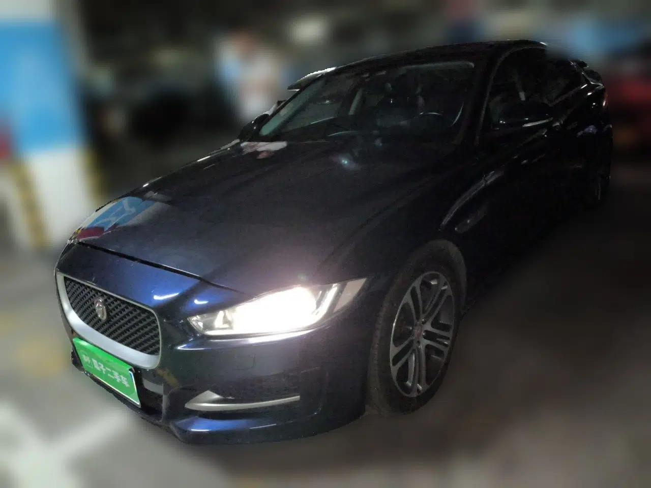 Jaguar XE 2017 2.0T 200 PS R-Sport — миниатюра 1