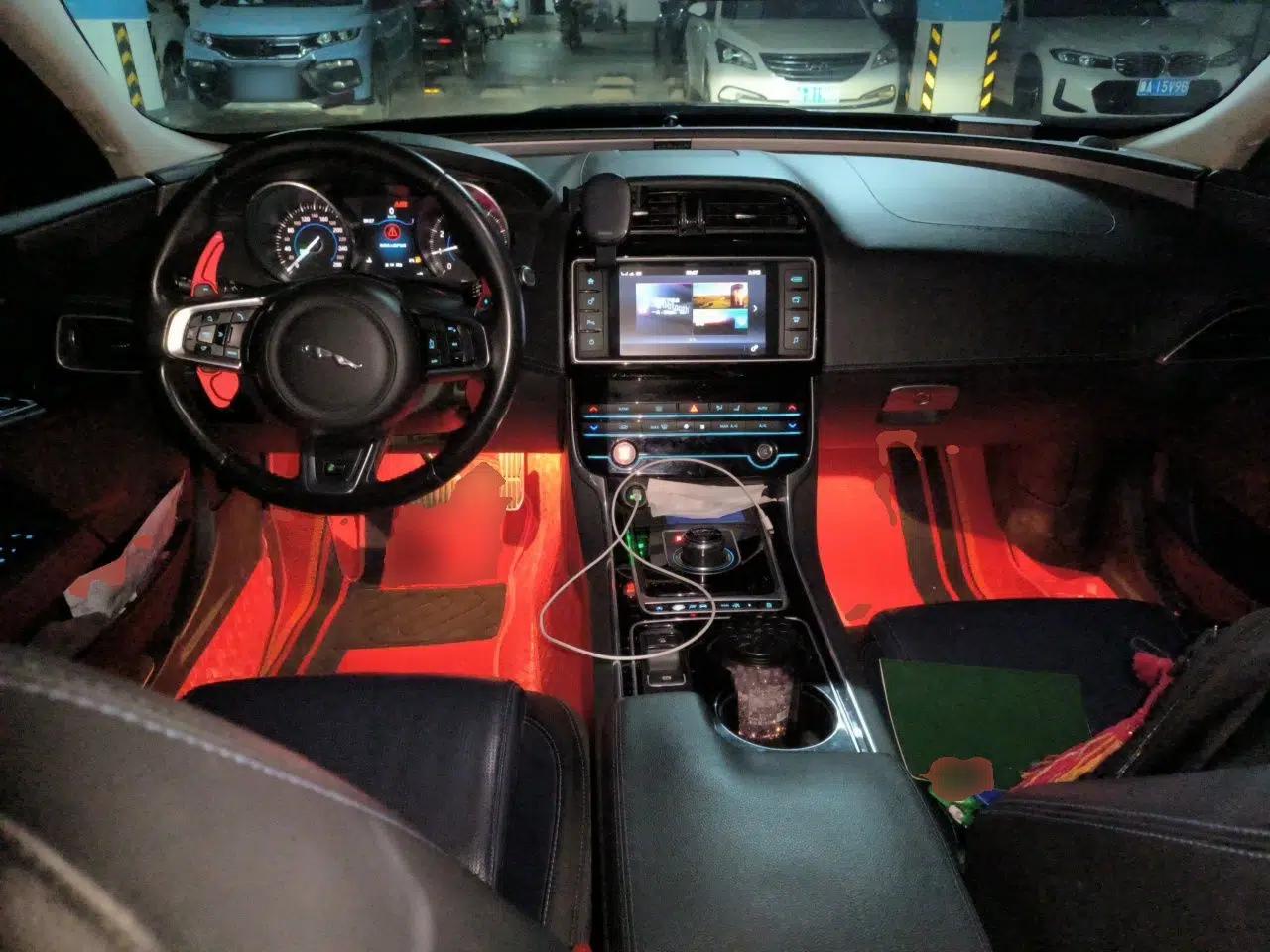 Jaguar XE 2017 2.0T 200 PS R-Sport — миниатюра 9