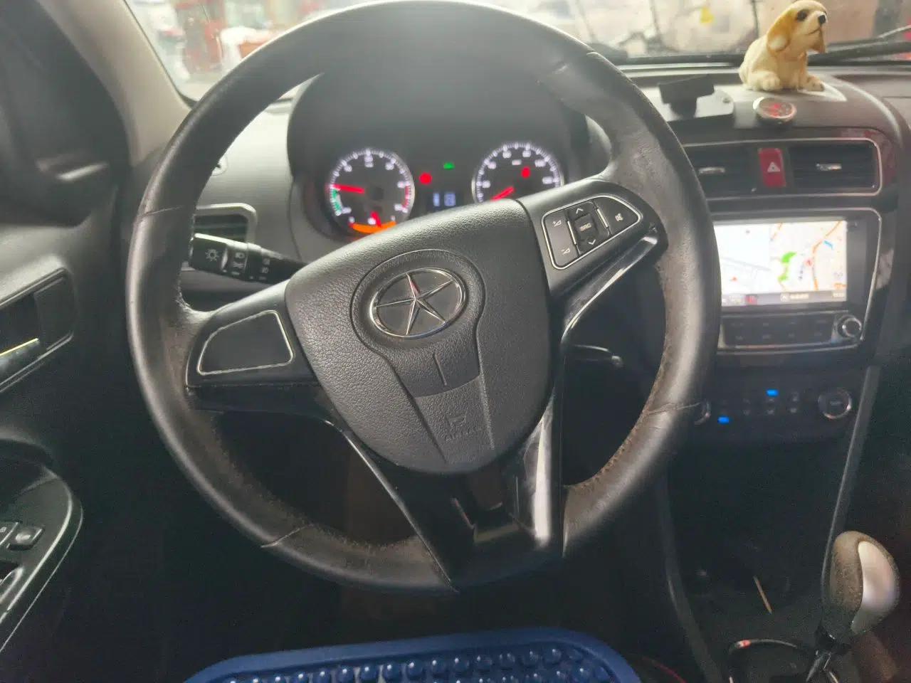 JAC Group iEV 2017 iEV4 Luxury Smart Model — миниатюра 10