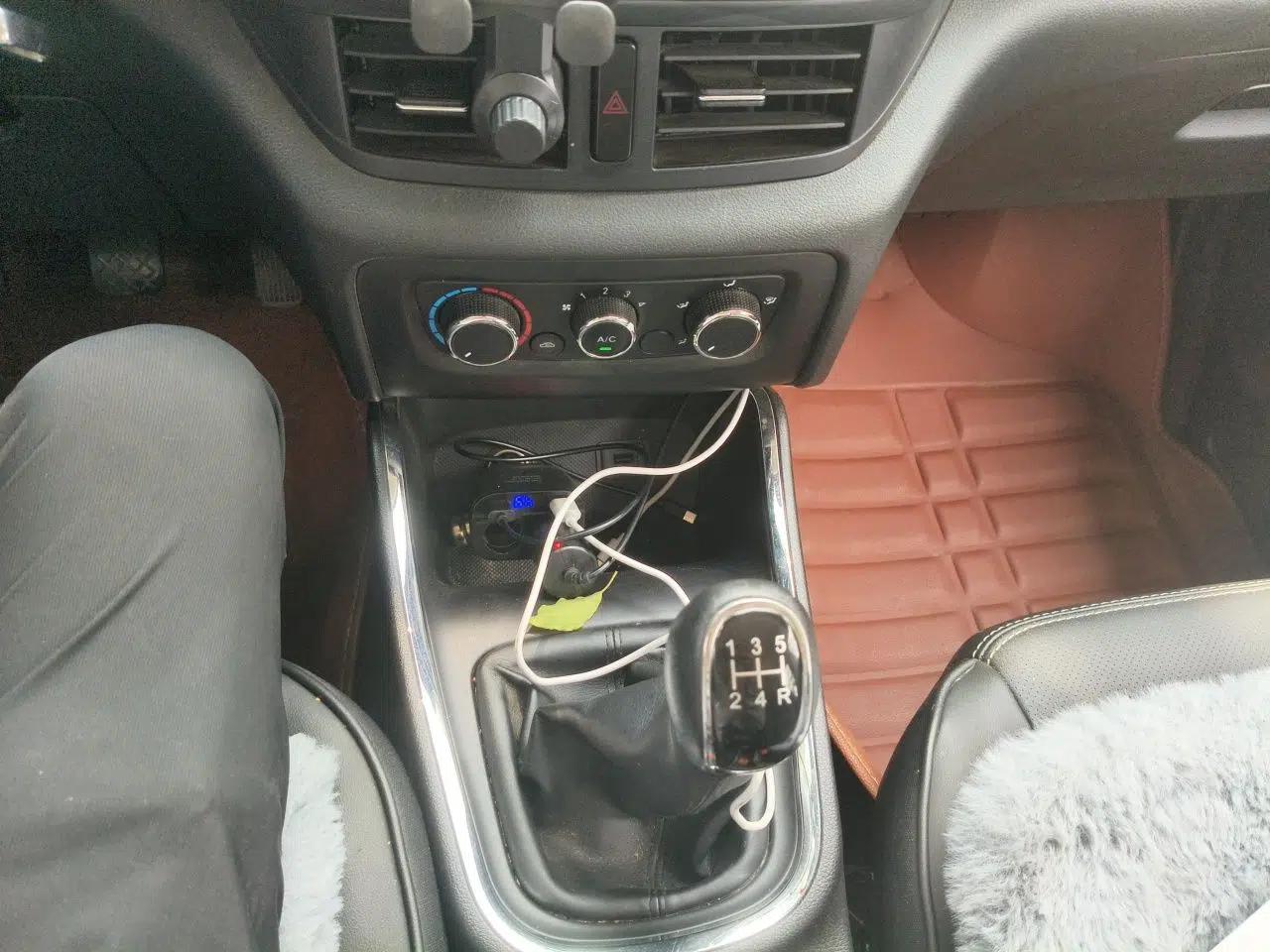 Jinbei Gold Hiace 2024 1.5L Passenger Vehicle Travel Lion 5/6/7-Seater with Central Air Conditioning — миниатюра 14