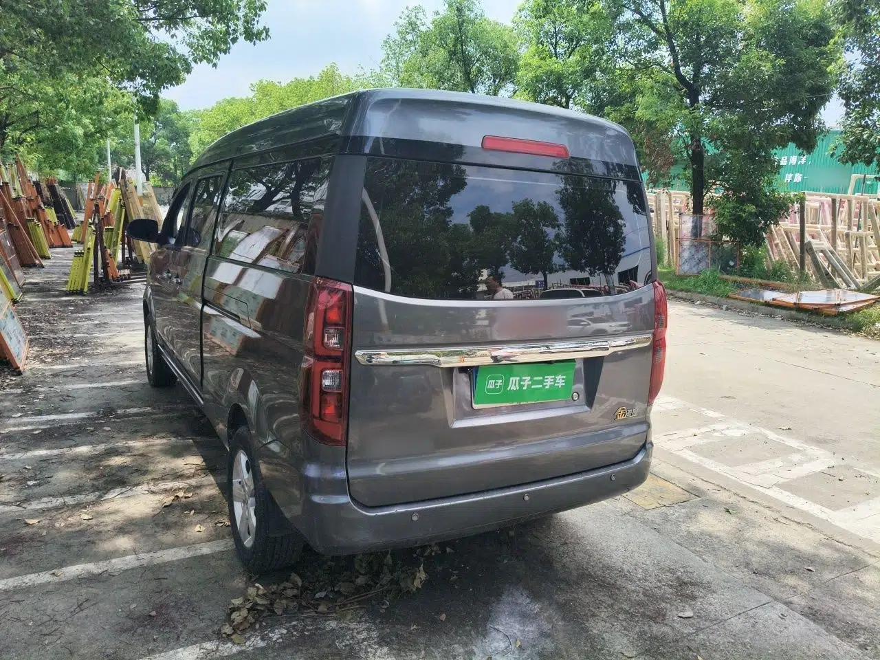 Jinbei Gold Hiace 2024 1.5L Passenger Vehicle Travel Lion 5/6/7-Seater with Central Air Conditioning — миниатюра 4