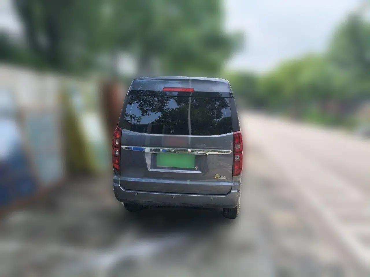 Jinbei Gold Hiace 2024 1.5L Passenger Vehicle Travel Lion 5/6/7-Seater with Central Air Conditioning — миниатюра 5