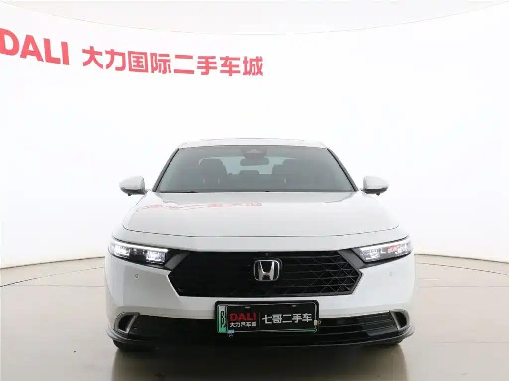Accord PHEV 2023 2.0L e:PHEV Premium Edition — миниатюра 2
