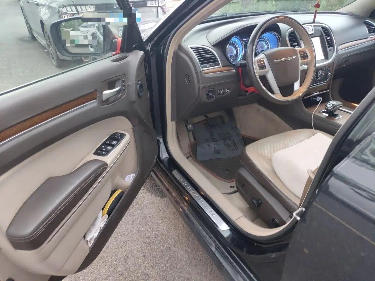 Chrysler 300C 2014 3.0L Excellence Edition — миниатюра 16