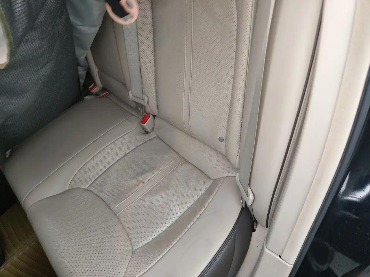 Chrysler 300C 2014 3.0L Excellence Edition — миниатюра 17