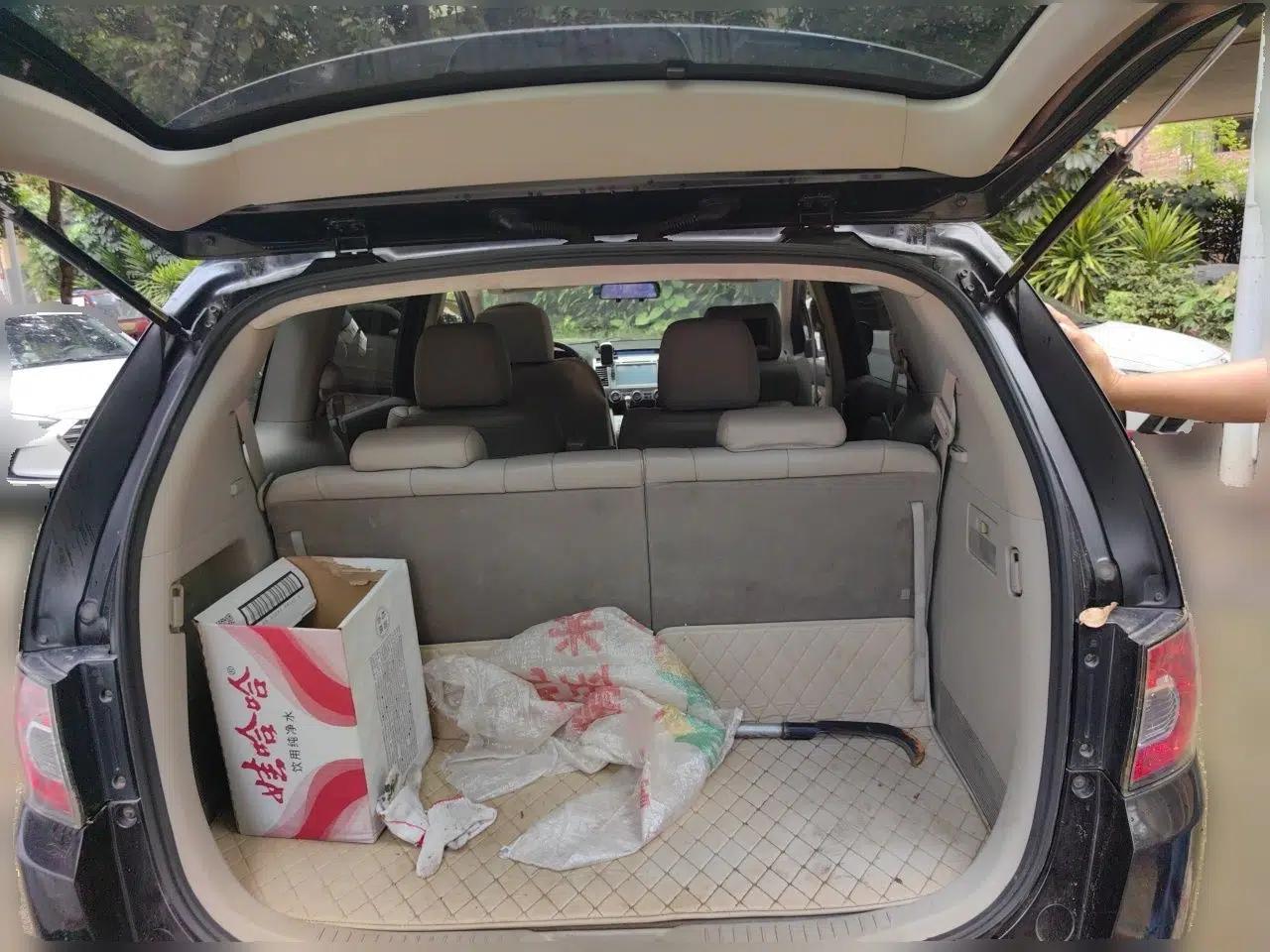 Mazda 8 2011 2.3L Deluxe Edition — миниатюра 19