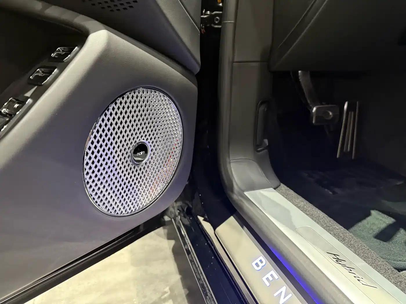 2022 Mercedes-Benz Flying Spur Plug-in Hybrid 2.9T V6 Hybrid Mulliner — миниатюра 3
