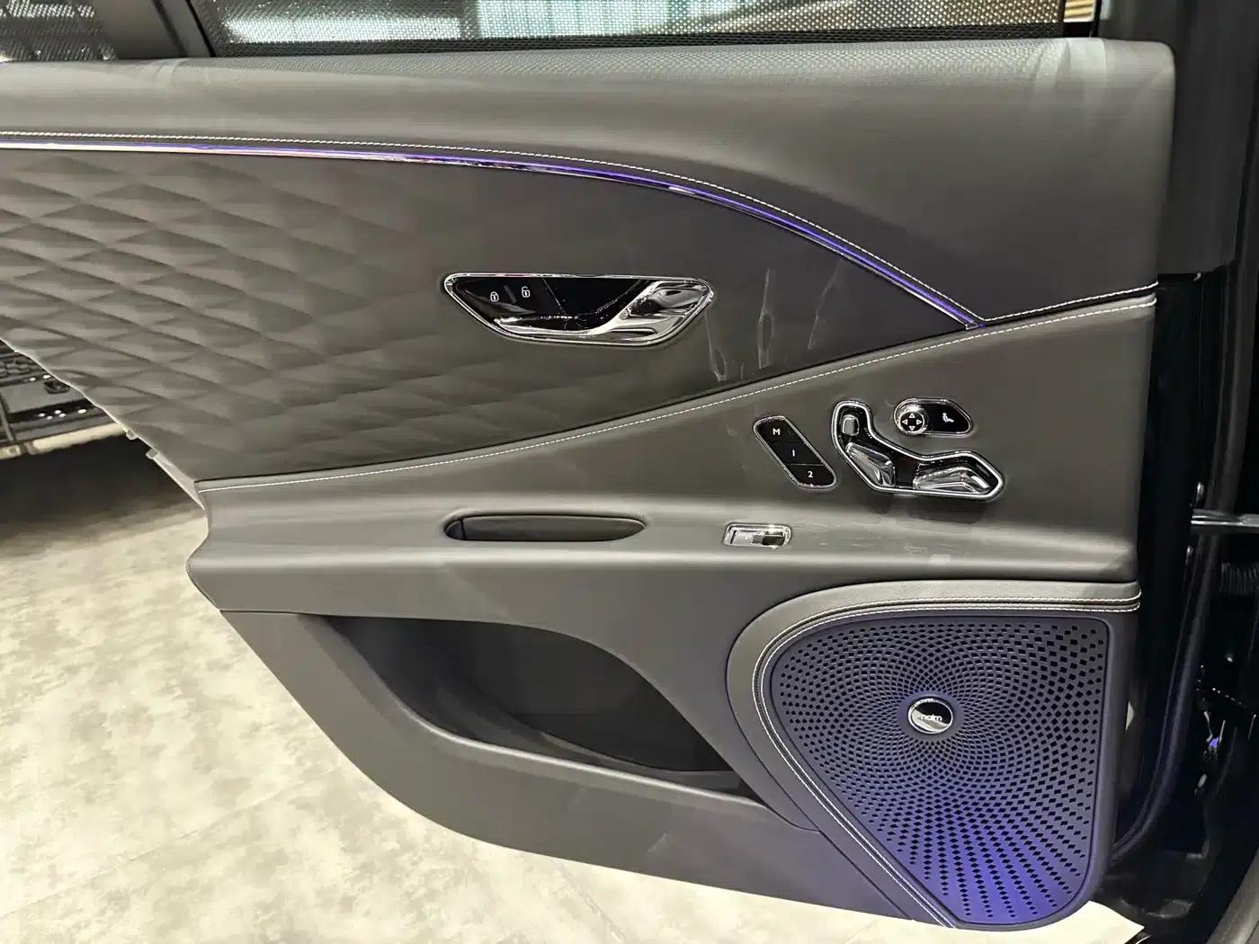 2022 Mercedes-Benz Flying Spur Plug-in Hybrid 2.9T V6 Hybrid Mulliner — миниатюра 10