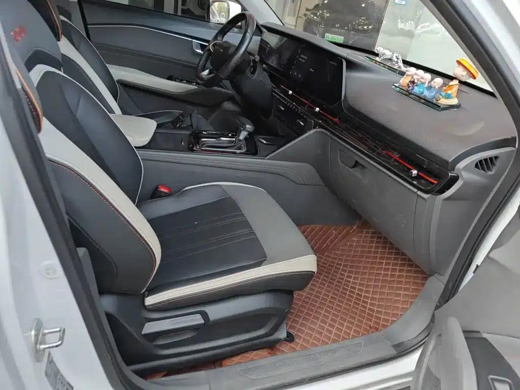 Baojun RC-6 2019 1.5T CVT 24-Hour Online Premium Edition — миниатюра 20