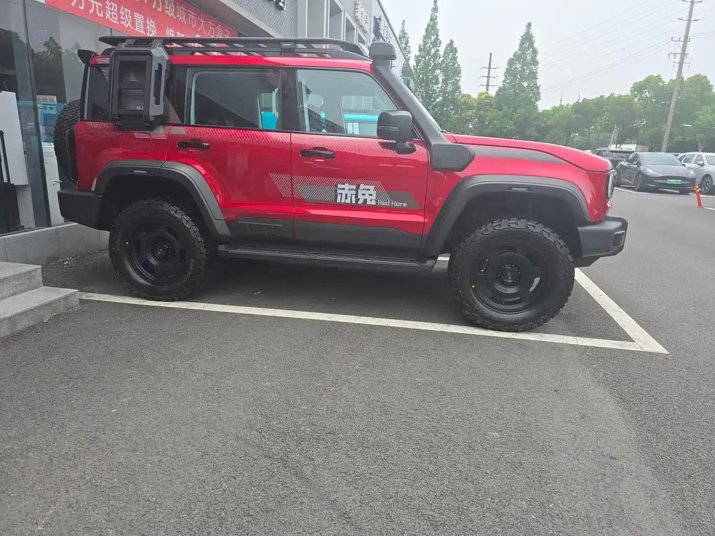 Beijing BJ40 Range Extender 2025 Chitu Edition — миниатюра 2