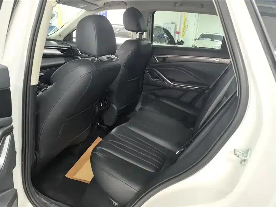 Bestune T55 2022 1.5T Automatic Leap Forward Edition — миниатюра 11