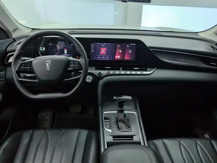 Bestune T55 2022 1.5T Automatic Leap Forward Edition — миниатюра 12