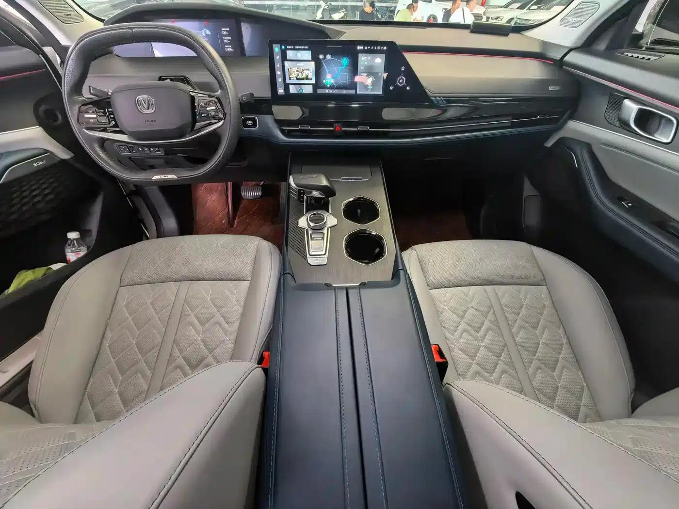 Changan UNI-K Smart Electric iDD 2022 Blue Whale iDD 130km 1.5T Premium Edition — миниатюра 9