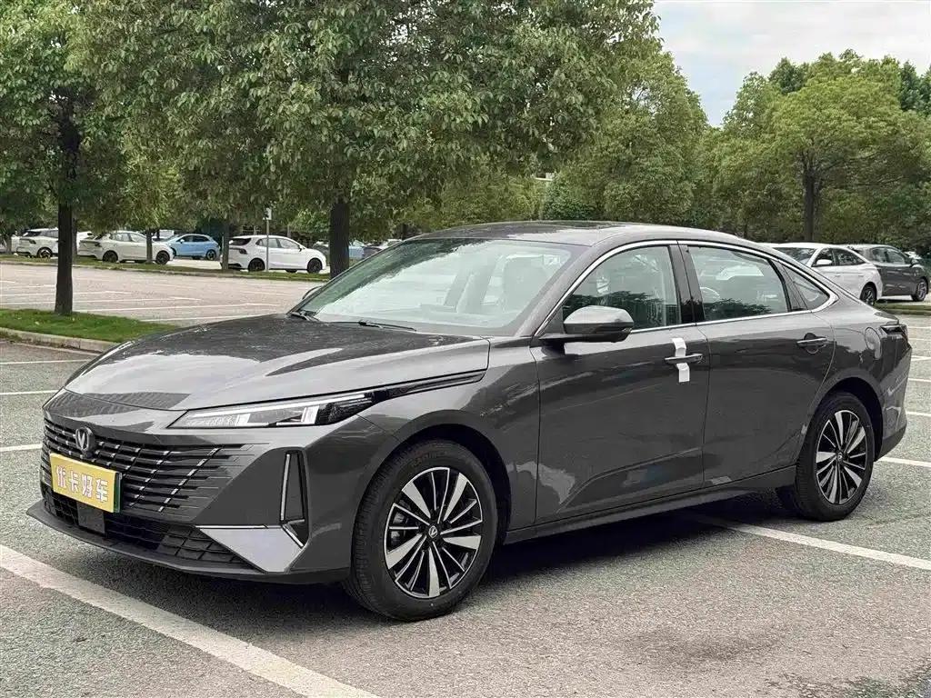 Changan Eado PHEV 2025 Smart Blue Whale 145KM Battleship Edition — миниатюра 1