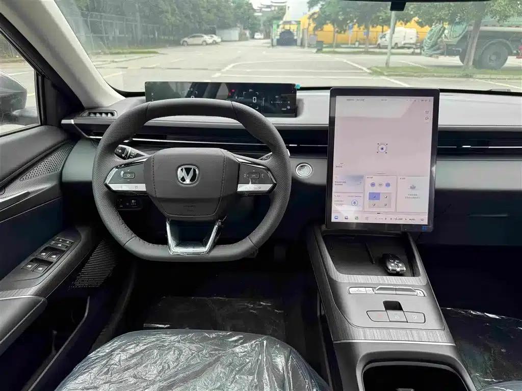 Changan Eado PHEV 2025 Smart Blue Whale 145KM Battleship Edition — миниатюра 19