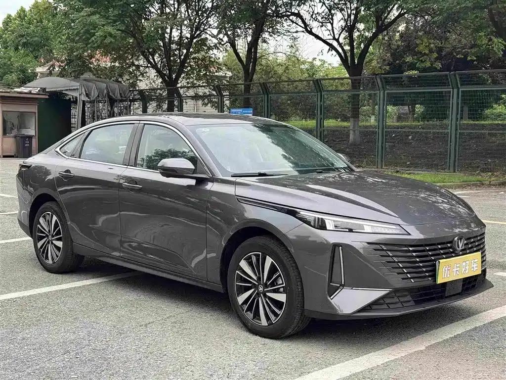 Changan Eado PHEV 2025 Smart Blue Whale 145KM Battleship Edition — миниатюра 3