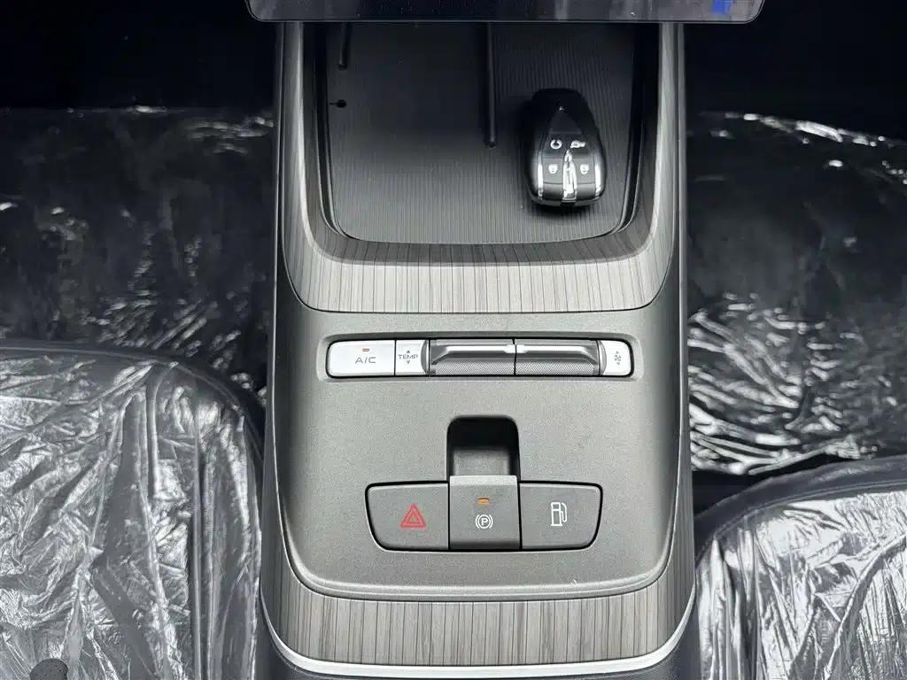 Changan Eado PHEV 2025 Smart Blue Whale 145KM Battleship Edition — миниатюра 21