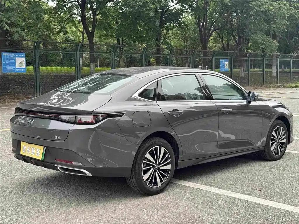 Changan Eado PHEV 2025 Smart Blue Whale 145KM Battleship Edition — миниатюра 4