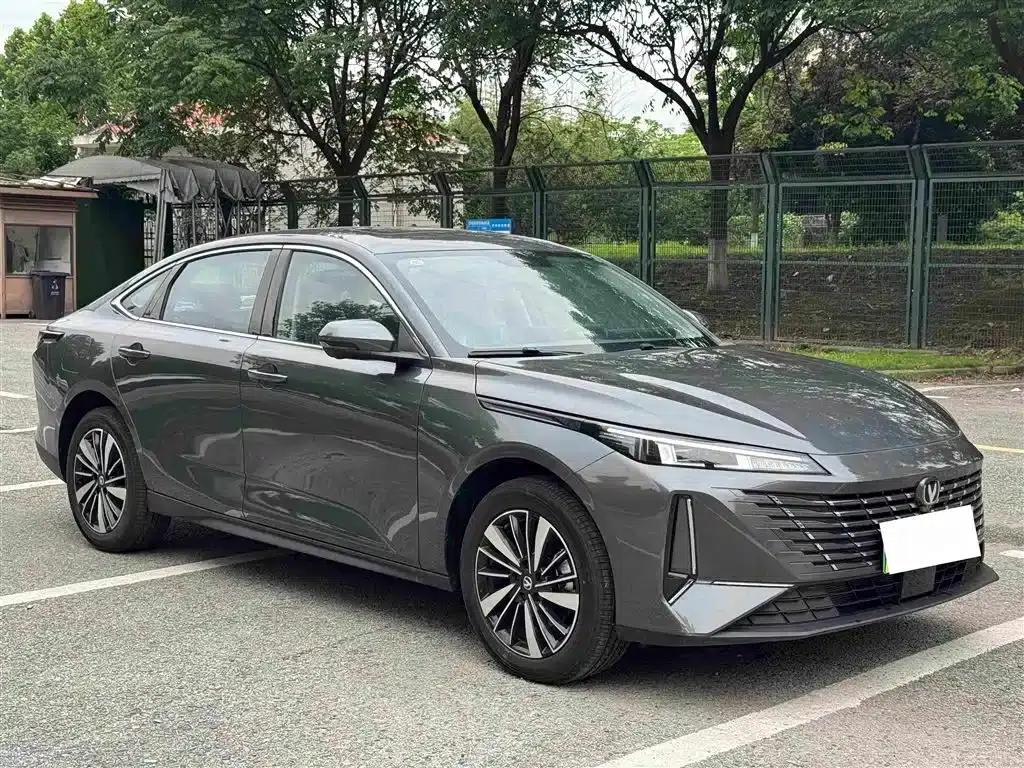 Changan Eado PHEV 2025 Smart Blue Whale 145KM Battleship Edition — миниатюра 9
