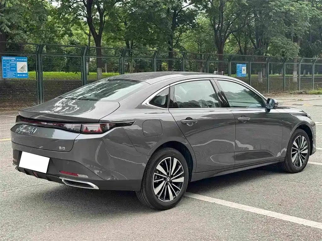 Changan Eado PHEV 2025 Smart Blue Whale 145KM Battleship Edition — миниатюра 10