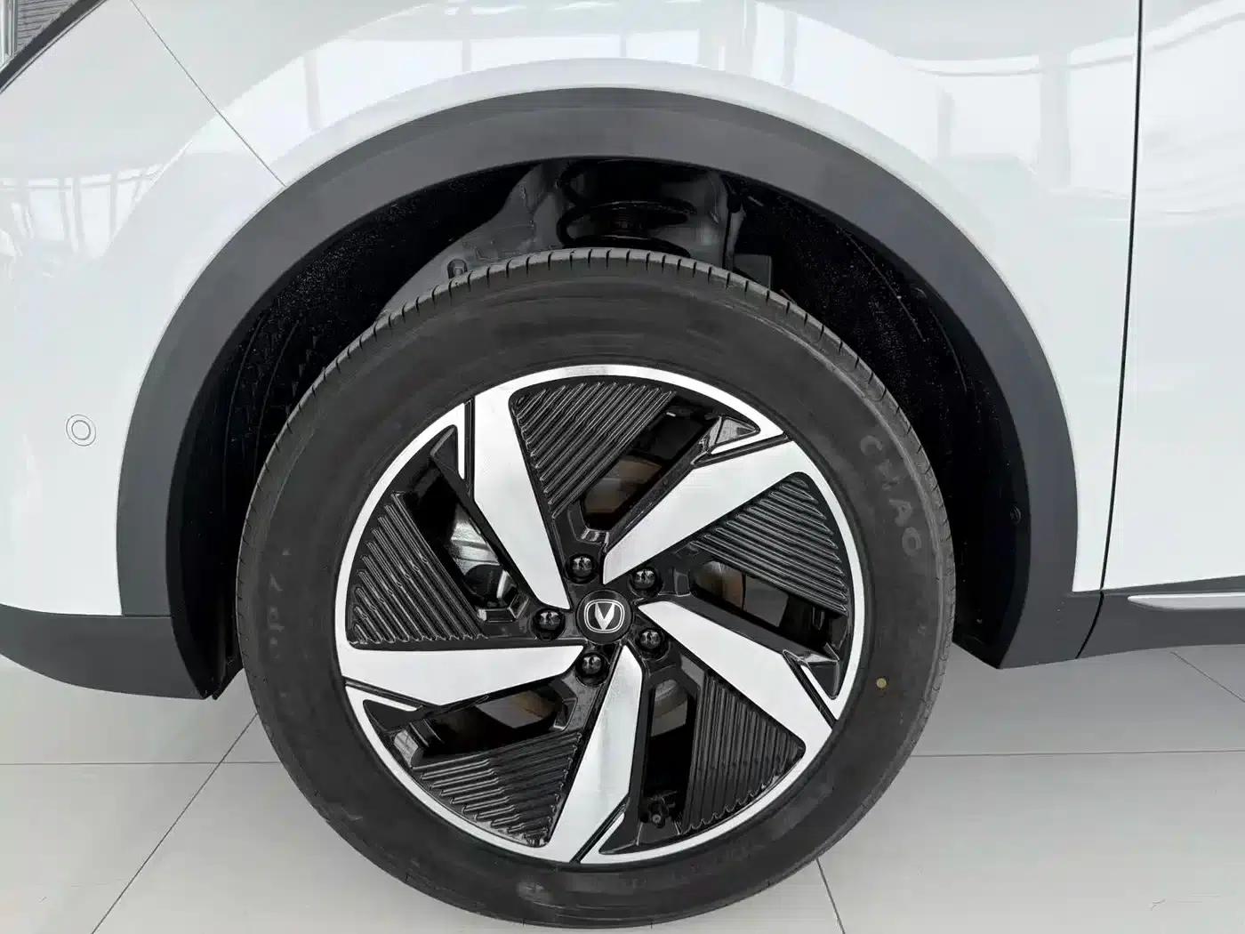 Changan CS55PLUS PHEV 2026 Smart New Blue Whale 125km Smart Edition — миниатюра 4