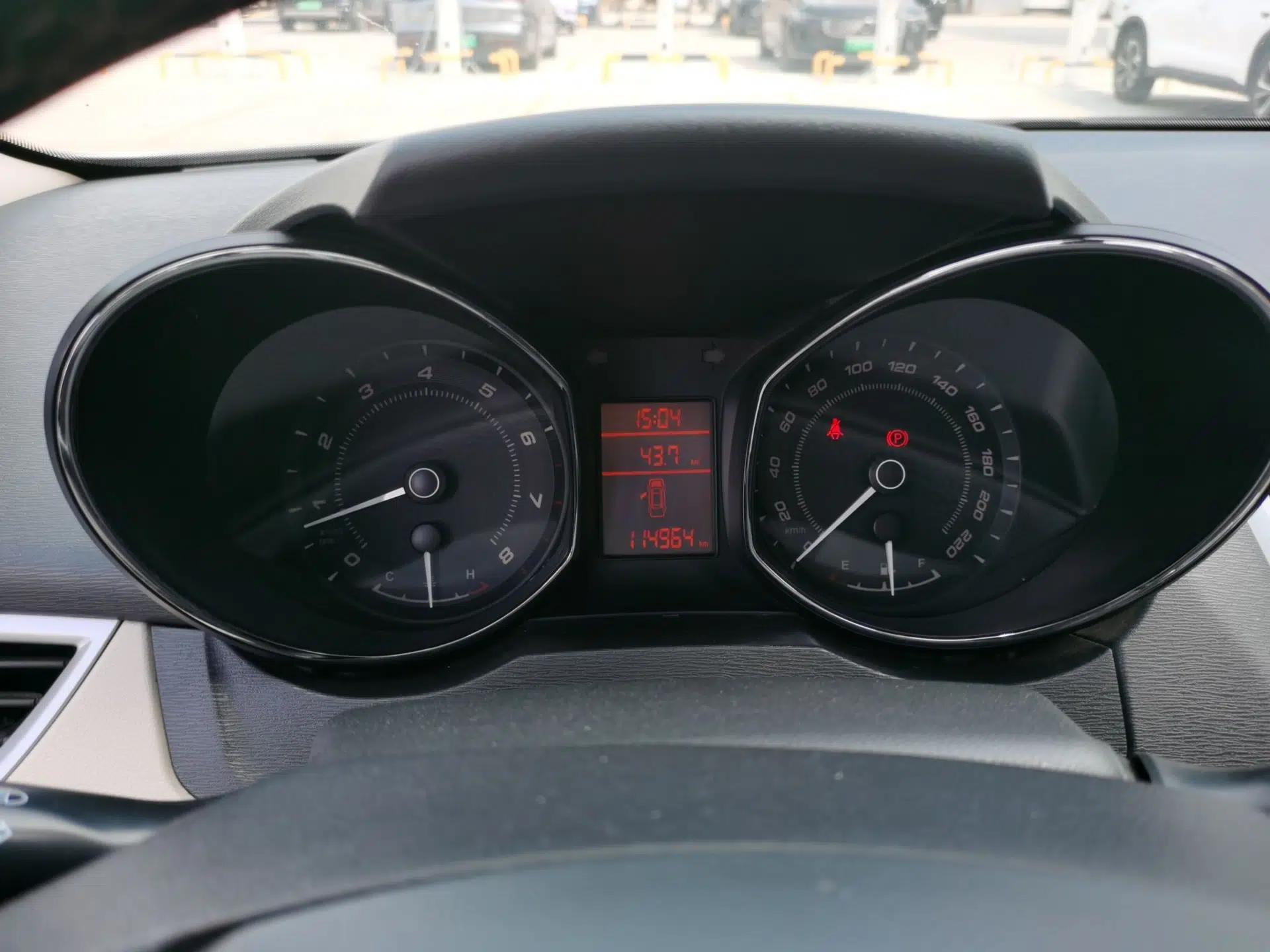 Chery Arrizo 7 2015 1.6L Manual ZhiShang Edition — миниатюра 11