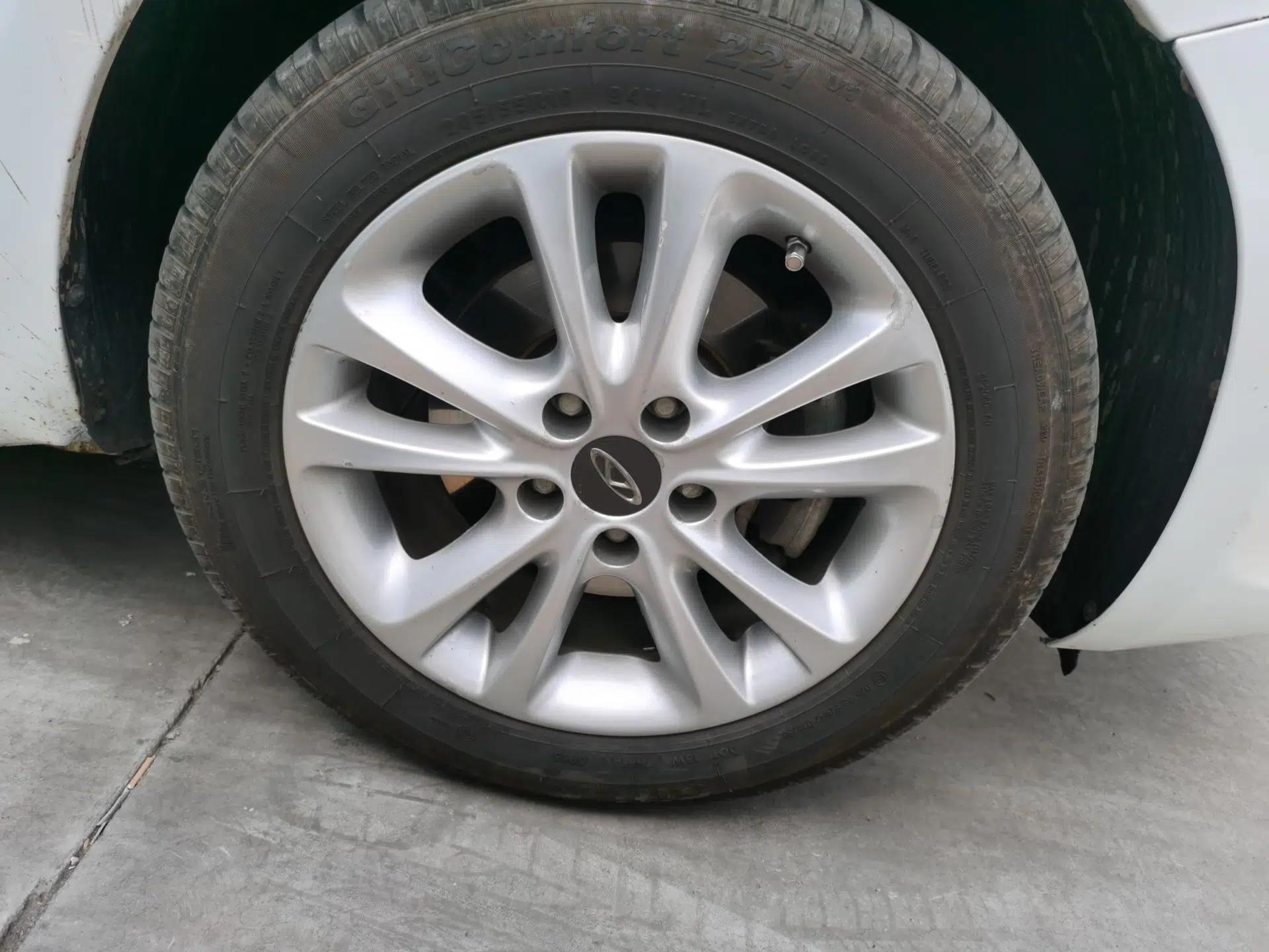 Chery Arrizo 7 2015 1.6L Manual ZhiShang Edition — миниатюра 8