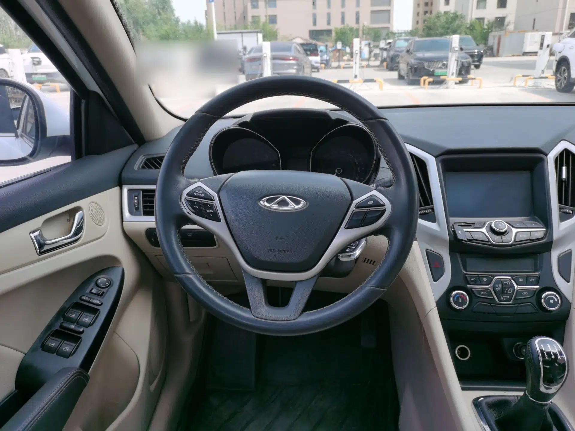 Chery Arrizo 7 2015 1.6L Manual ZhiShang Edition — миниатюра 10