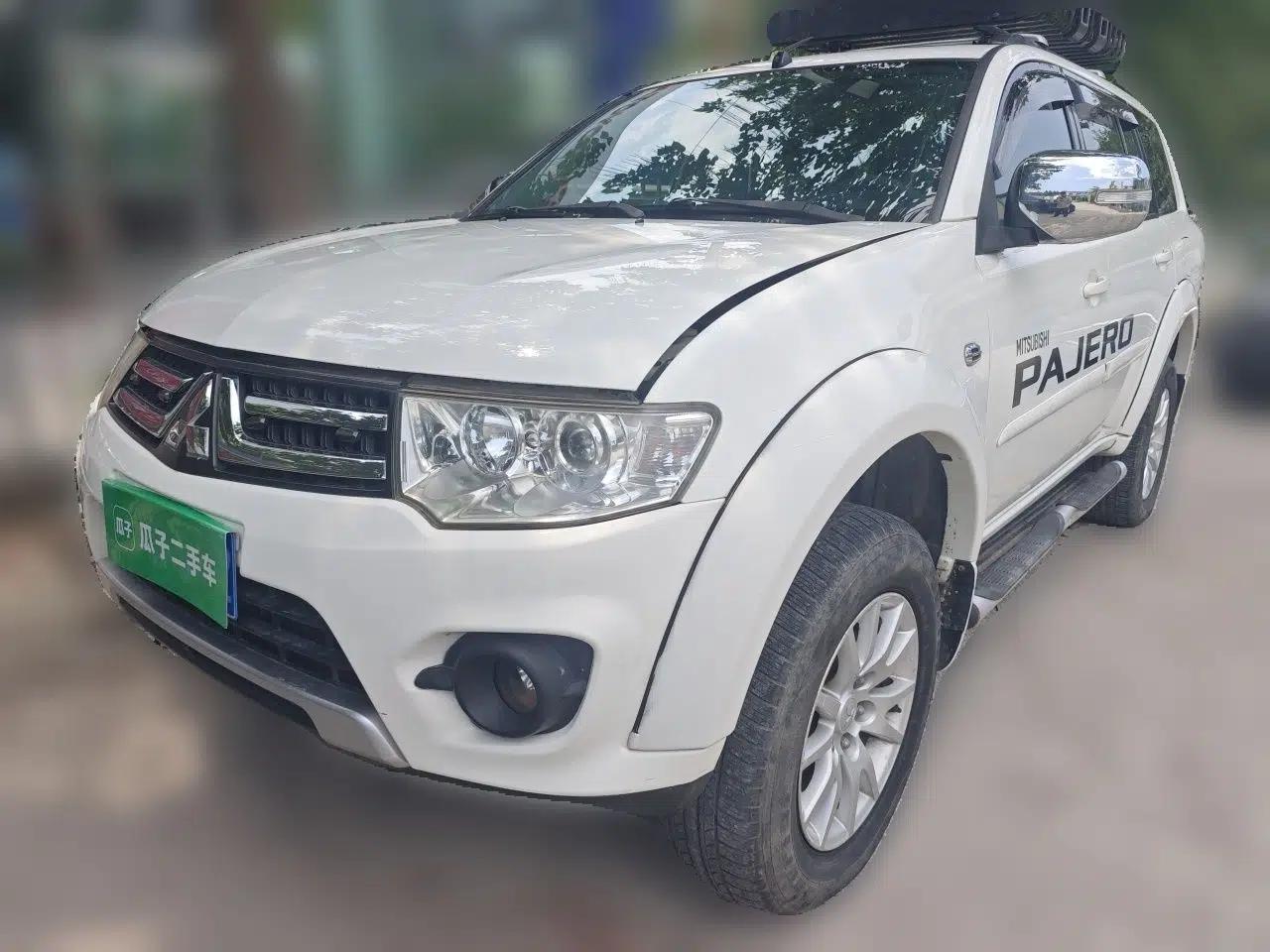 Mitsubishi Pajero Sport 2013 3.0L Automatic Two-Wheel Drive Luxury Edition — миниатюра 1