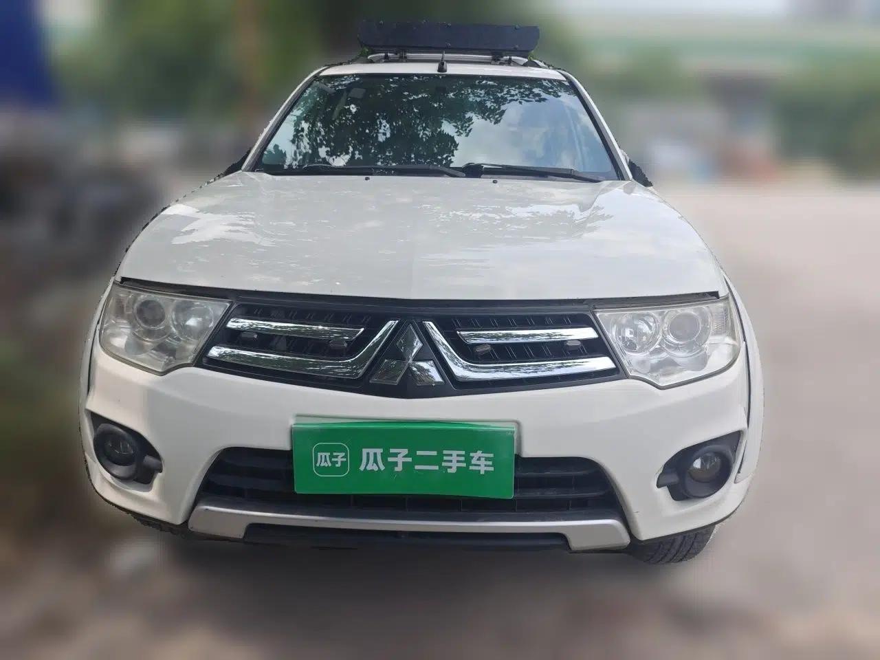 Mitsubishi Pajero Sport 2013 3.0L Automatic Two-Wheel Drive Luxury Edition — миниатюра 2