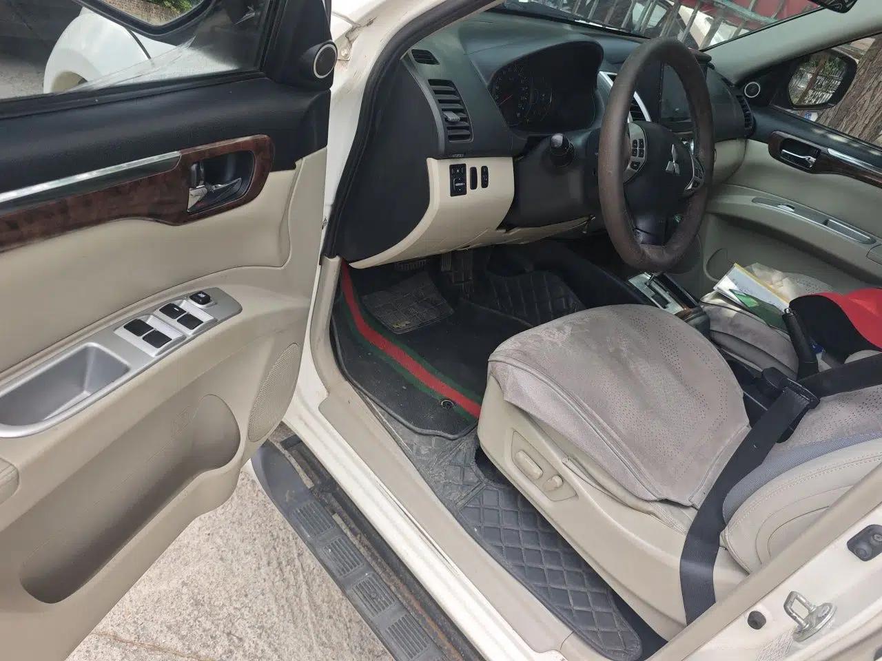Mitsubishi Pajero Sport 2013 3.0L Automatic Two-Wheel Drive Luxury Edition — миниатюра 16