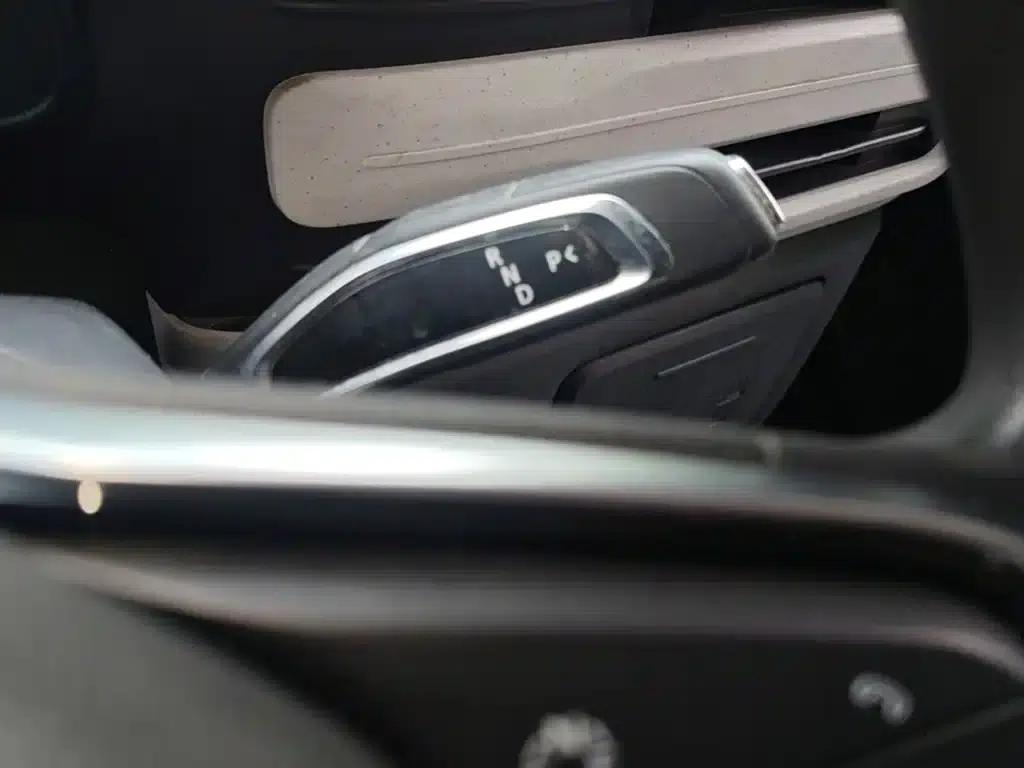 Dana V1 2023 Model, V1 Short Wheelbase Low Roof (42kWh) — миниатюра 14