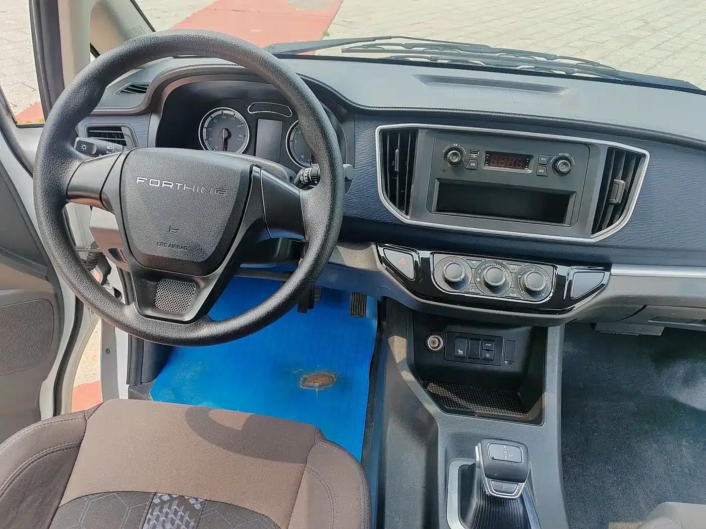 Lingzhi New Energy 2025 Model, 410km/h, Standard Version, Basic 7-Seater — миниатюра 14