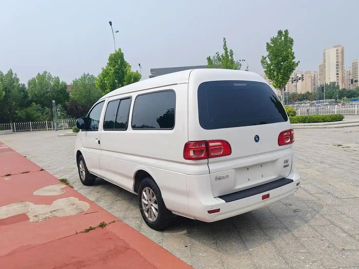 Lingzhi New Energy 2025 Model, 410km/h, Standard Version, Basic 7-Seater — миниатюра 7