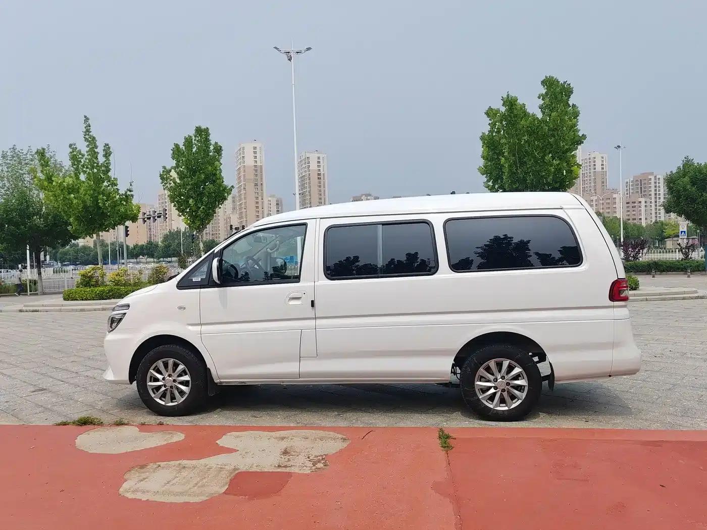 Lingzhi New Energy 2025 Model, 410km/h, Standard Version, Basic 7-Seater — миниатюра 8