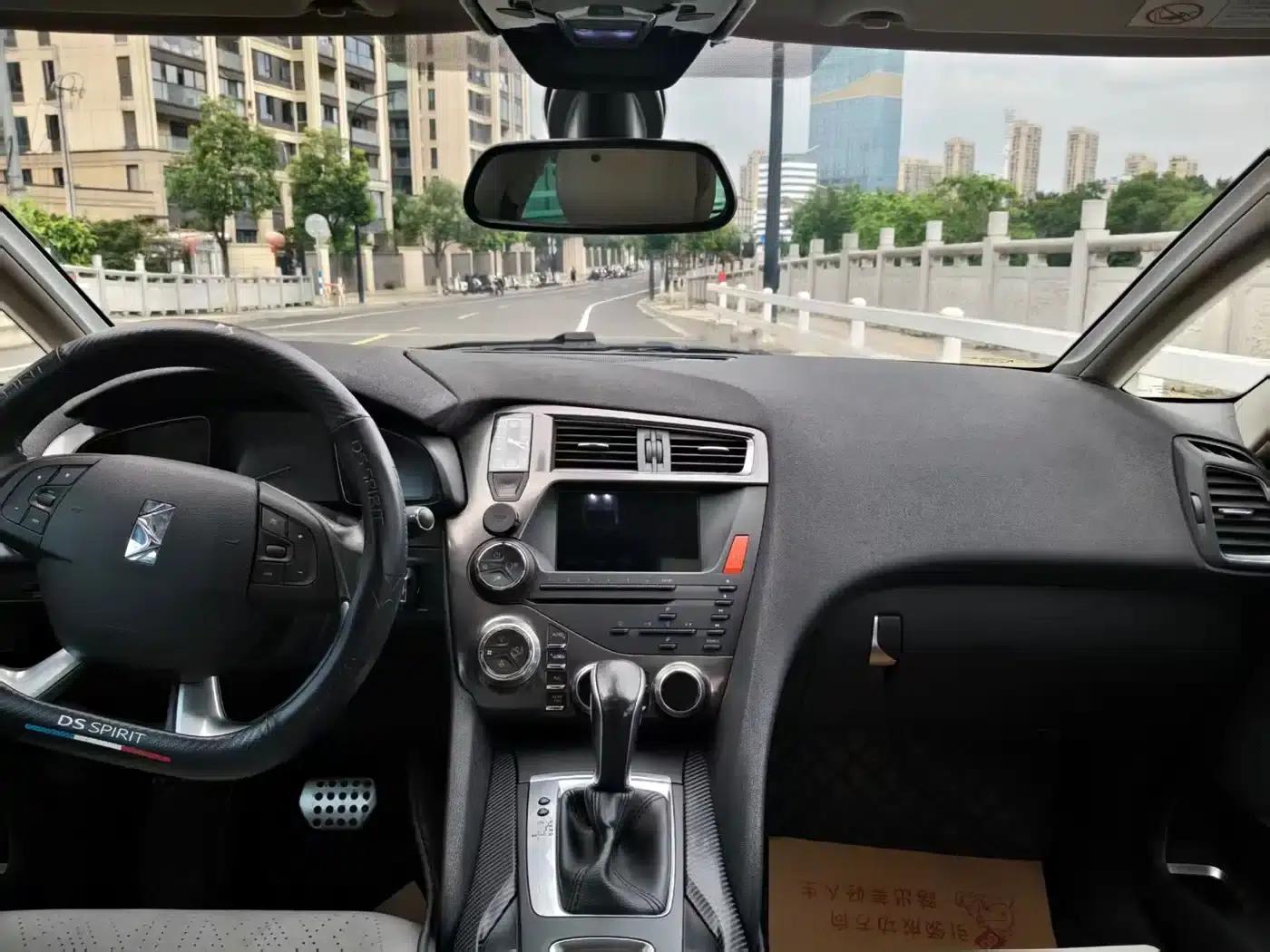 DS 5 2015 1.8T Luxury Edition THP200 — миниатюра 16