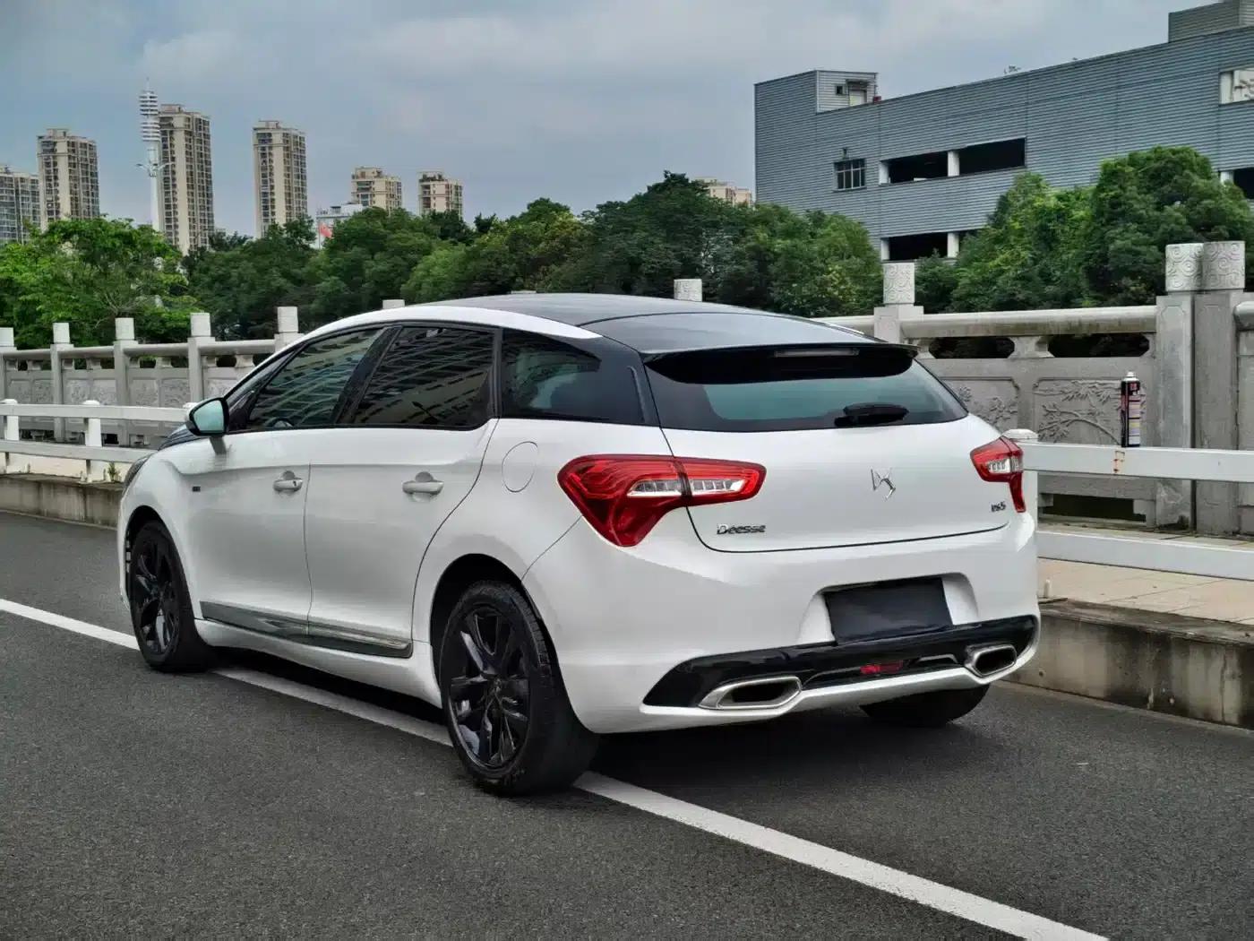 DS 5 2015 1.8T Luxury Edition THP200 — миниатюра 3