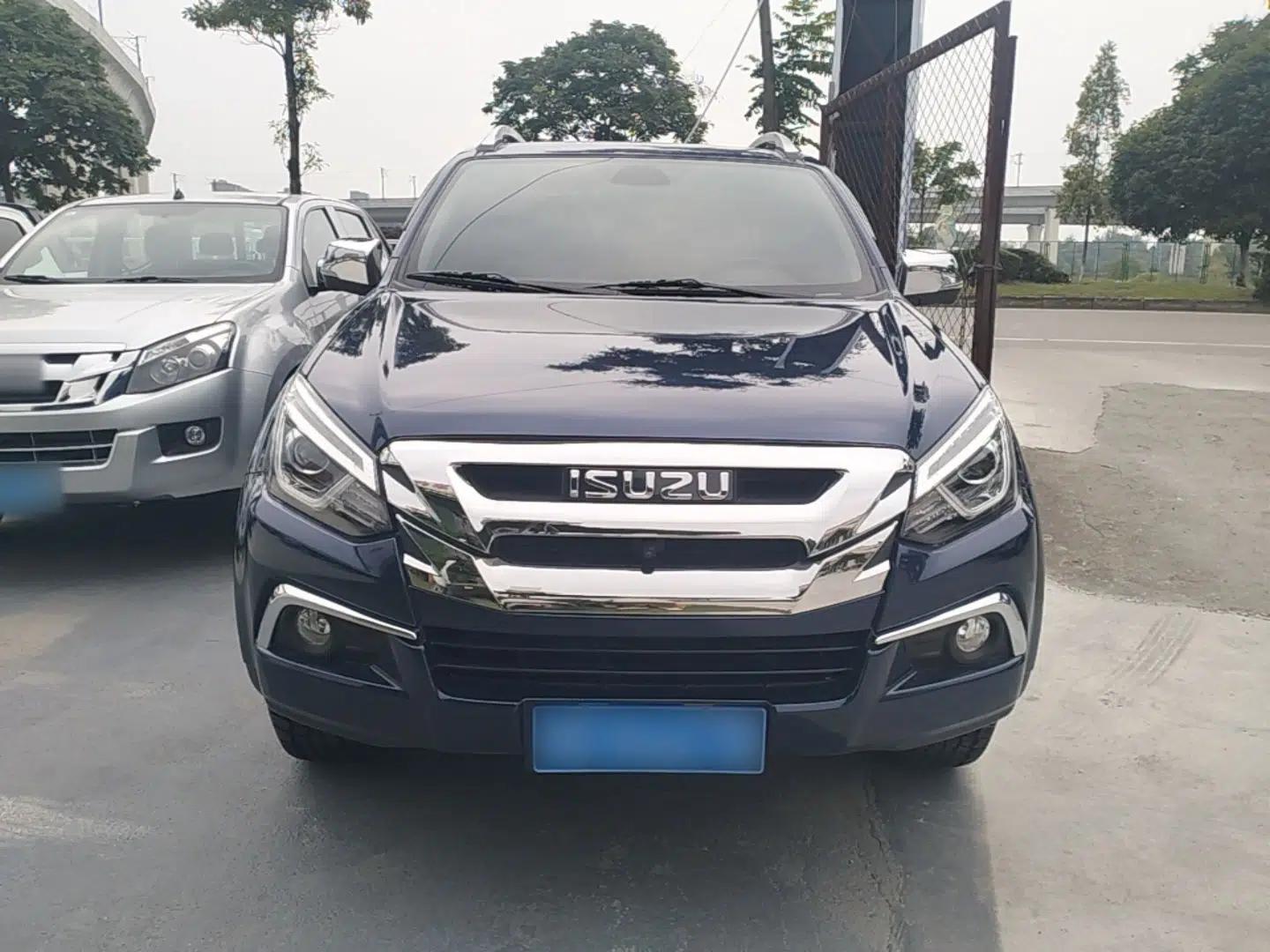 Isuzu D-MAX 2020 1.9T 4x4 Automatic Luxury Edition China VI Standard RZ4E Hi-Power — миниатюра 2